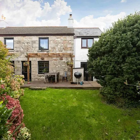 Traditional Cornish In The Countryside. Holiday home