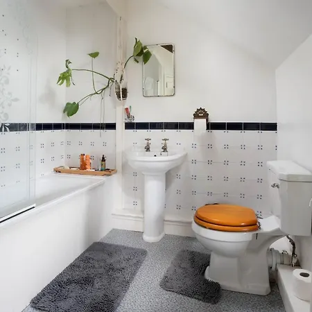 Traditional Cornish In The Countryside. Holiday home *