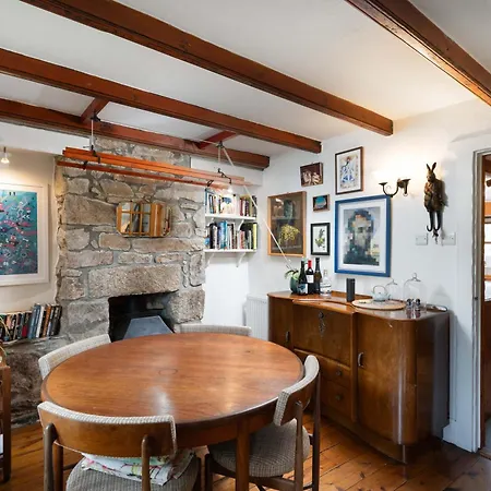 Traditional Cornish In The Countryside. Holiday home Gwinear