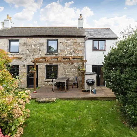 Traditional Cornish In The Countryside. Holiday home